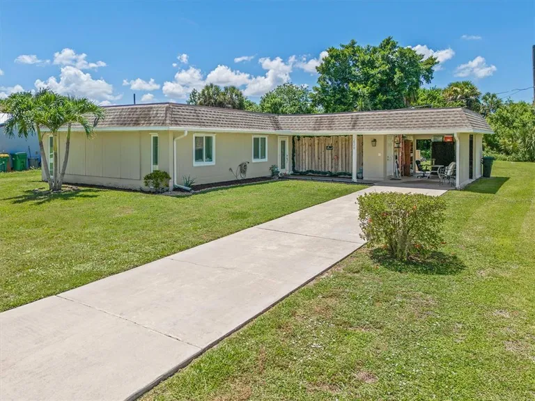 18579 Robinson Ave, Port Charlotte, FL 33948