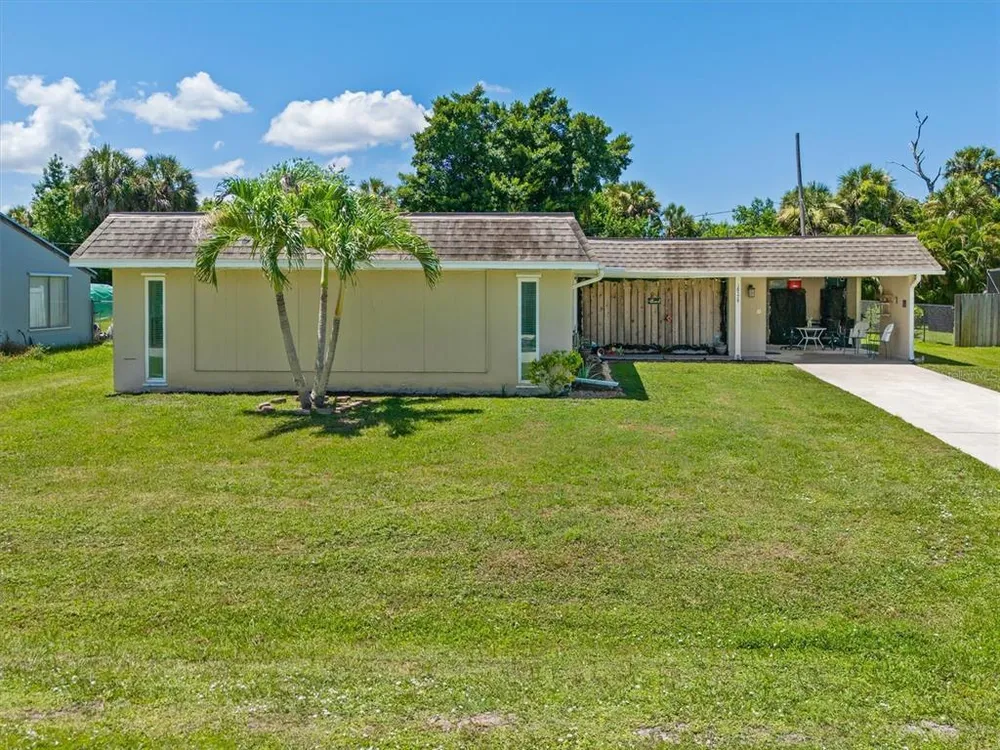 18579 Robinson Ave, Port Charlotte, FL 33948