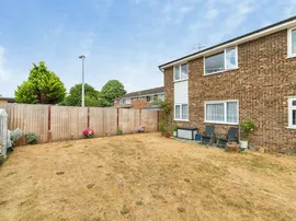 Hampton Close, Stevenage thumb 2