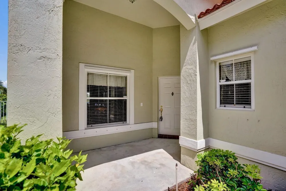 5886 Las Colinas Circle, Lake Worth Beach, FL 33463