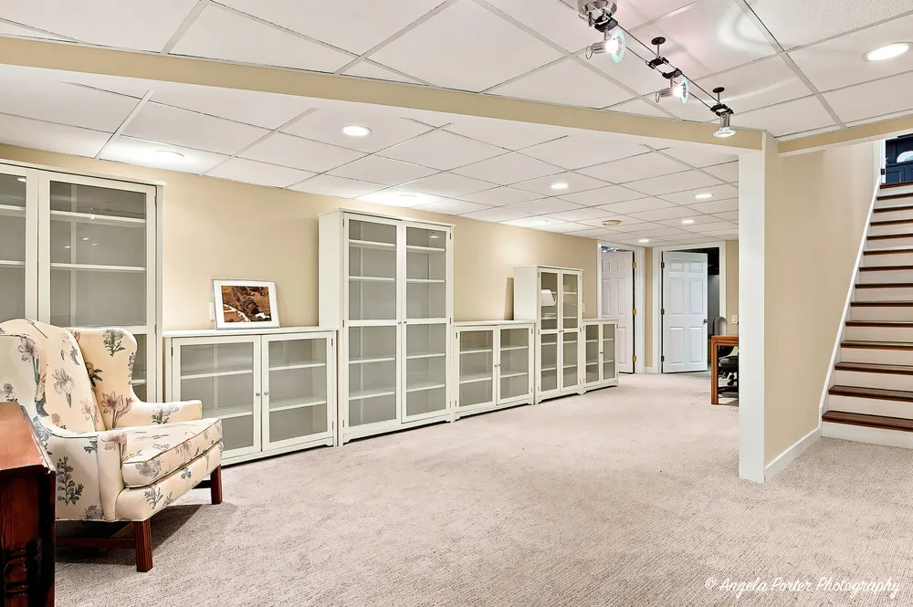 1110 Lake Shore Dr N, Barrington, IL 60010
