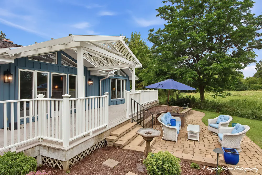 1110 Lake Shore Dr N, Barrington, IL 60010