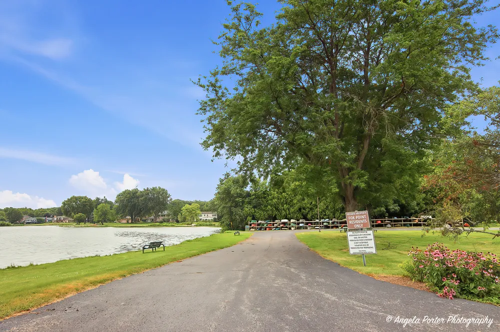 1110 Lake Shore Dr N, Barrington, IL 60010