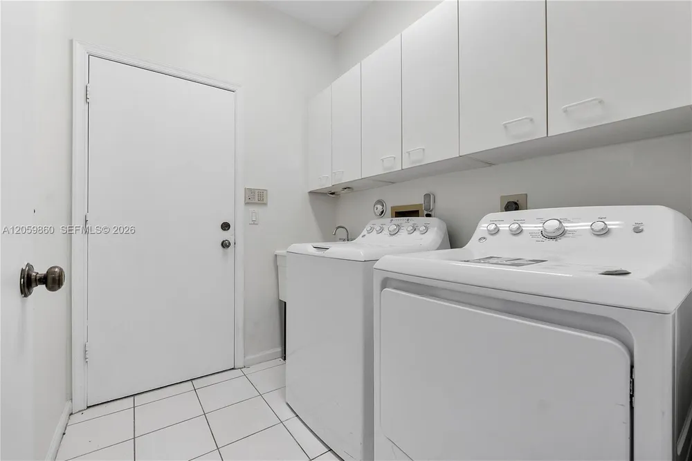 2449 NW 64th St, Boca Raton, FL 33496