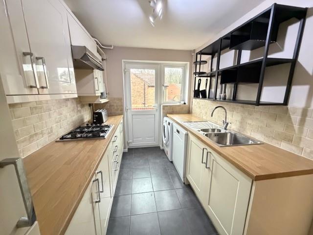 St. Hildas Close, Daventry Image 2