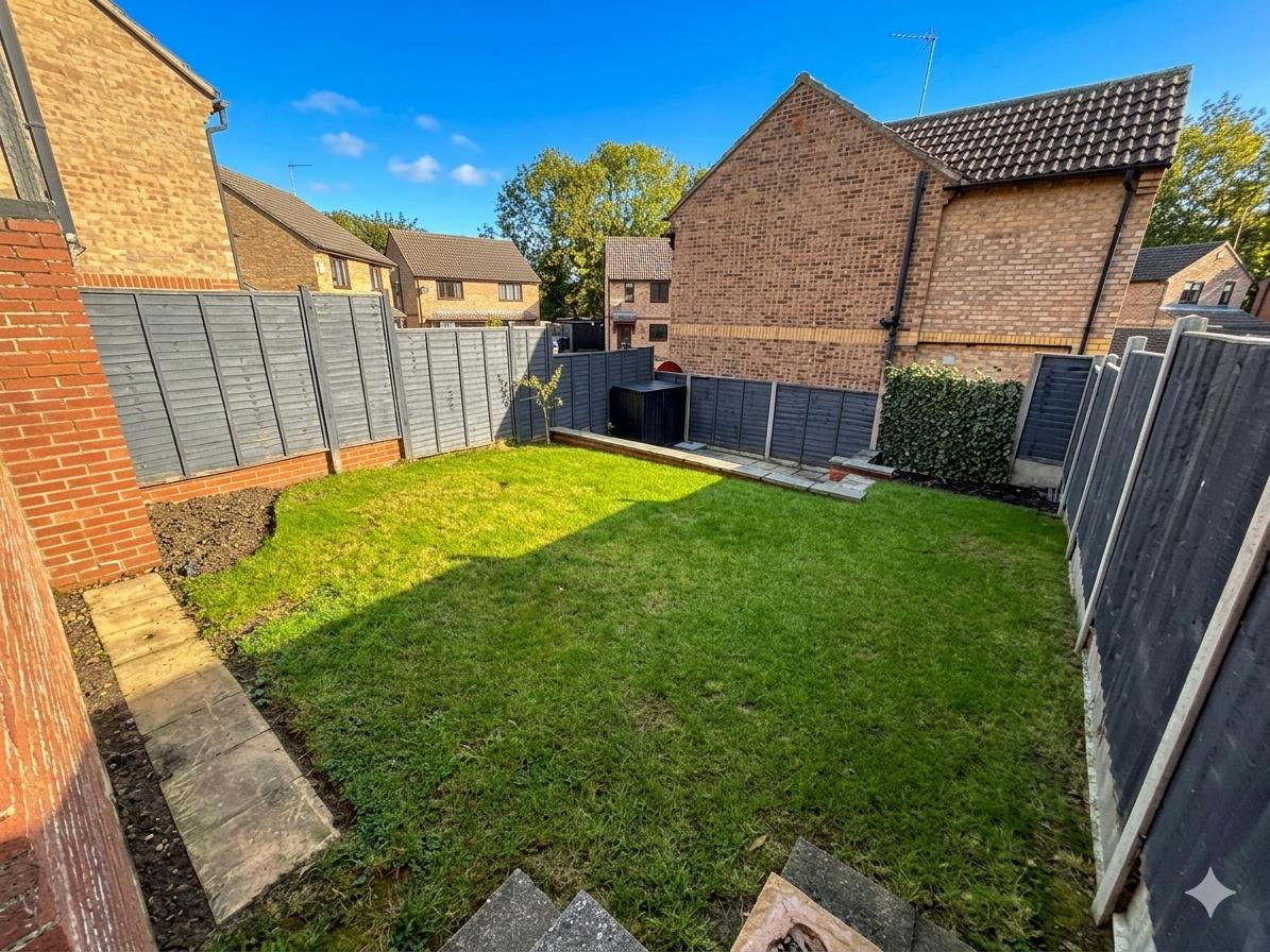 St. Hildas Close, Daventry Image 4