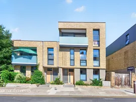 St. Andrew's Road, Surbiton photo