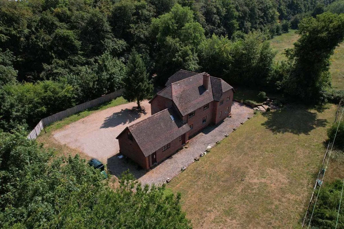 Biddesden Farmhouse, Rooksdown, RG24