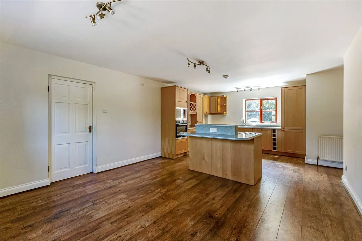 Biddesden Farmhouse, Rooksdown, RG24
