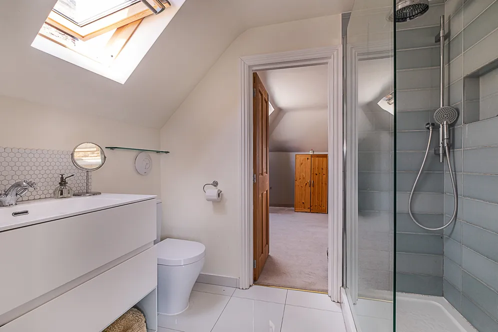 Cromford Road, London, SW18 photo 19