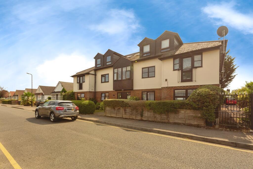 Iona Crescent, Cippenham Image 6