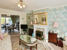 Arundel Drive, Fareham thumb 3