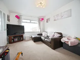 Lowerdale Drive, Llantrisant, Pontyclun thumb 3