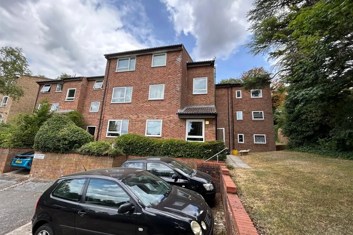 Montana Close, SOUTH CROYDON
