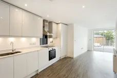 5 Acre Passage Windsor SL4 photo 1