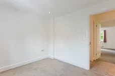 High Street Easterton SN10 photo 6