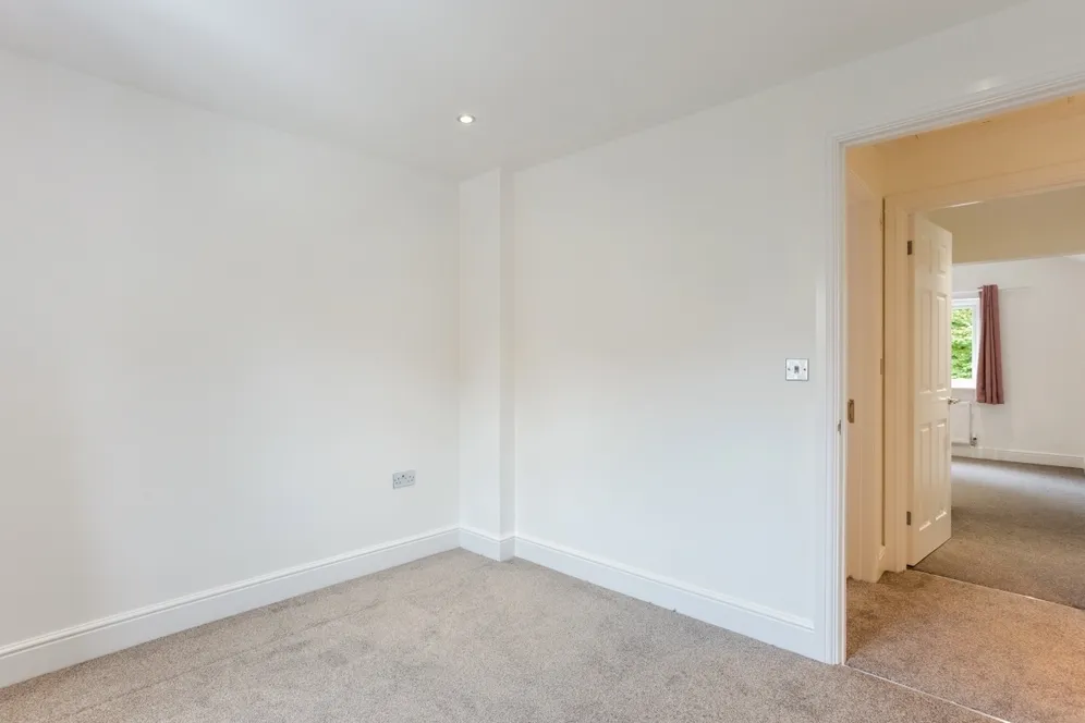 High Street Easterton SN10 photo 6