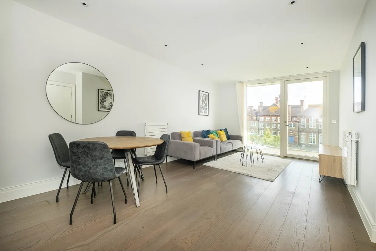 Queenshurst Square Kingston upon Thames KT2 photo 2