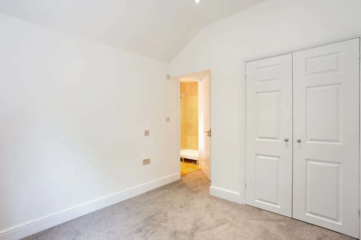 High Street Easterton SN10 photo 7
