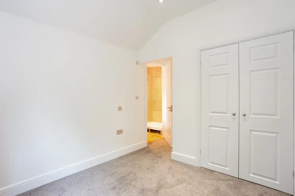 High Street Easterton SN10 photo 7