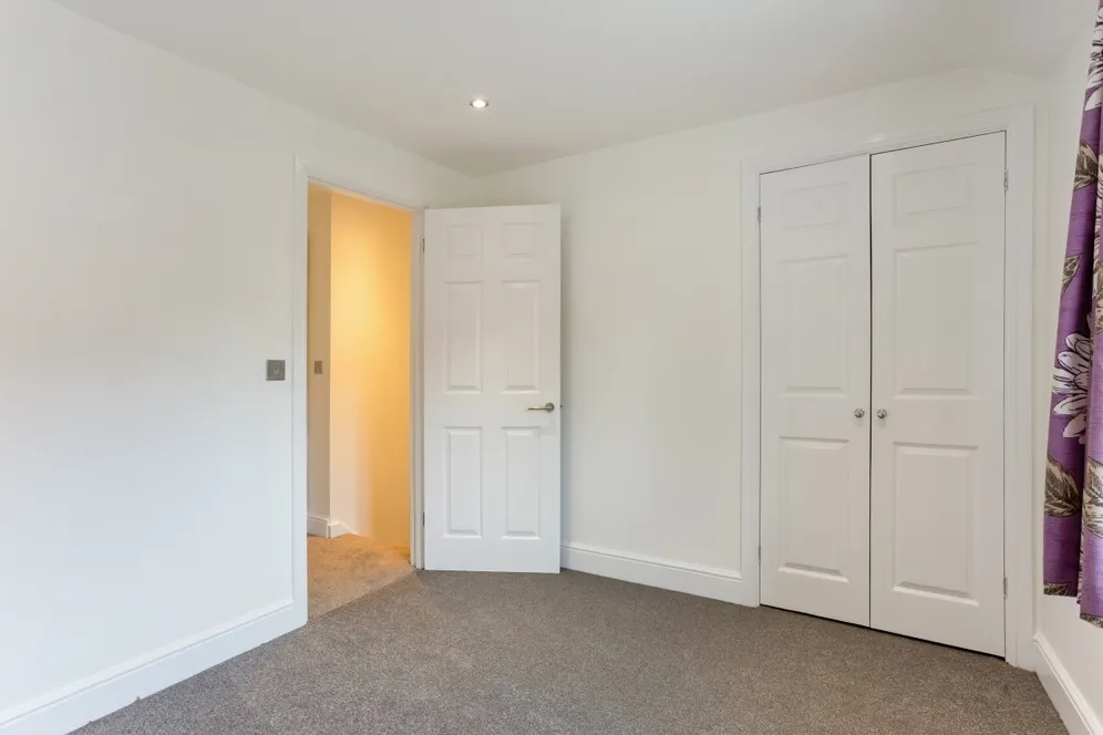 High Street Easterton SN10 photo 8