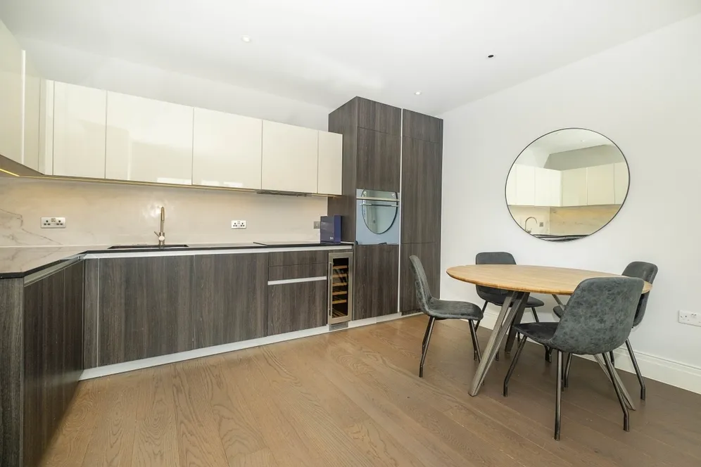 Queenshurst Square Kingston upon Thames KT2 photo 4