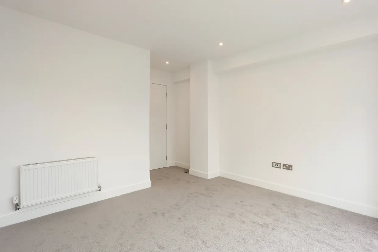 5 Acre Passage Windsor SL4 photo 10