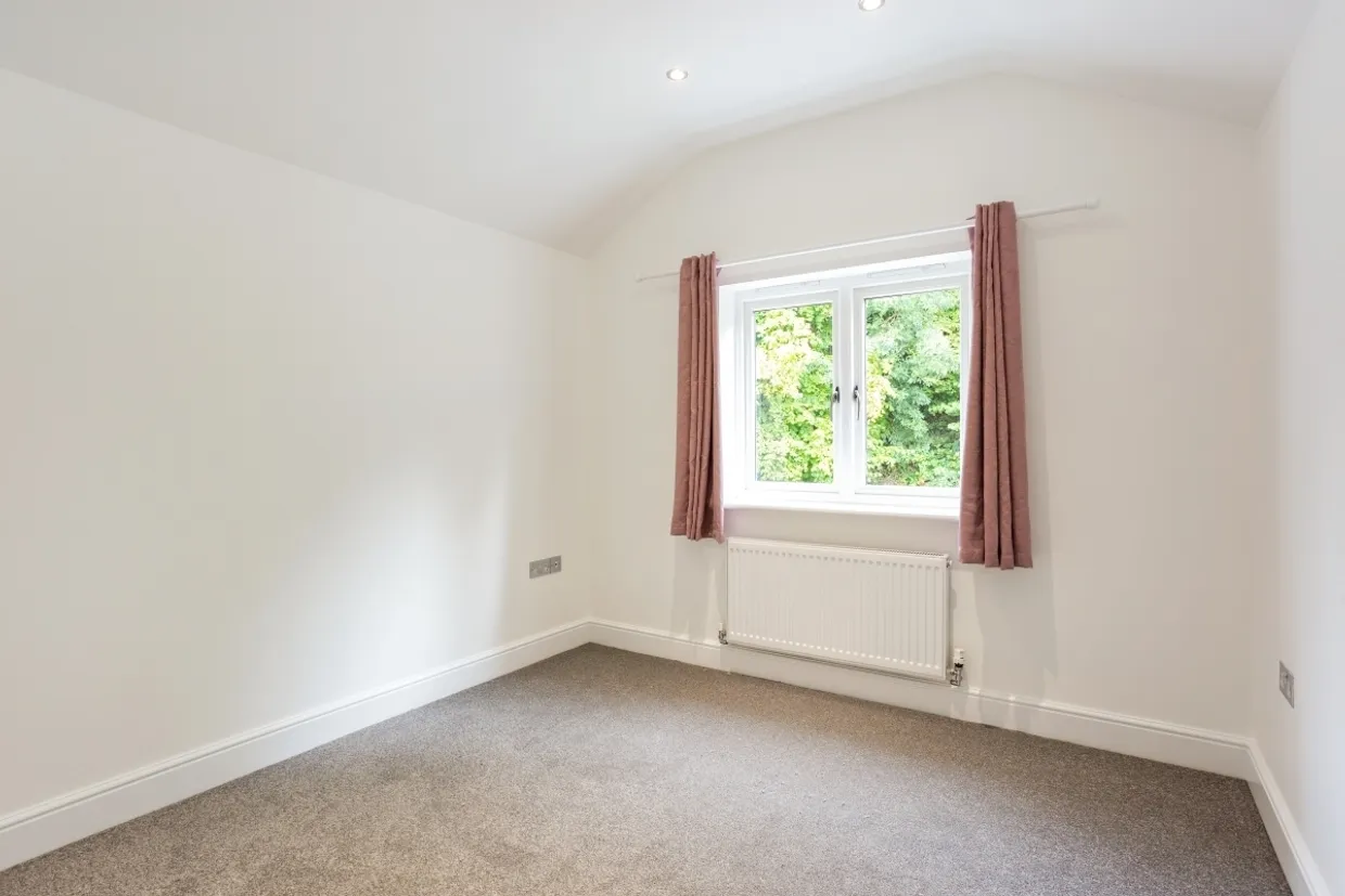 High Street Easterton SN10 photo 10