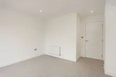 5 Acre Passage Windsor SL4 photo 11