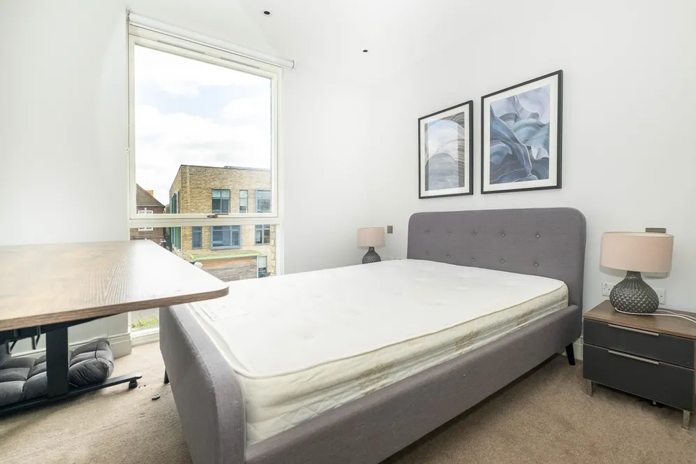 Queenshurst Square Kingston upon Thames KT2 photo 8
