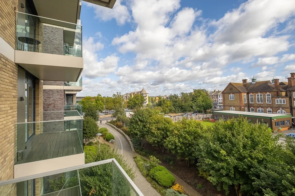 Queenshurst Square Kingston upon Thames KT2 photo 11