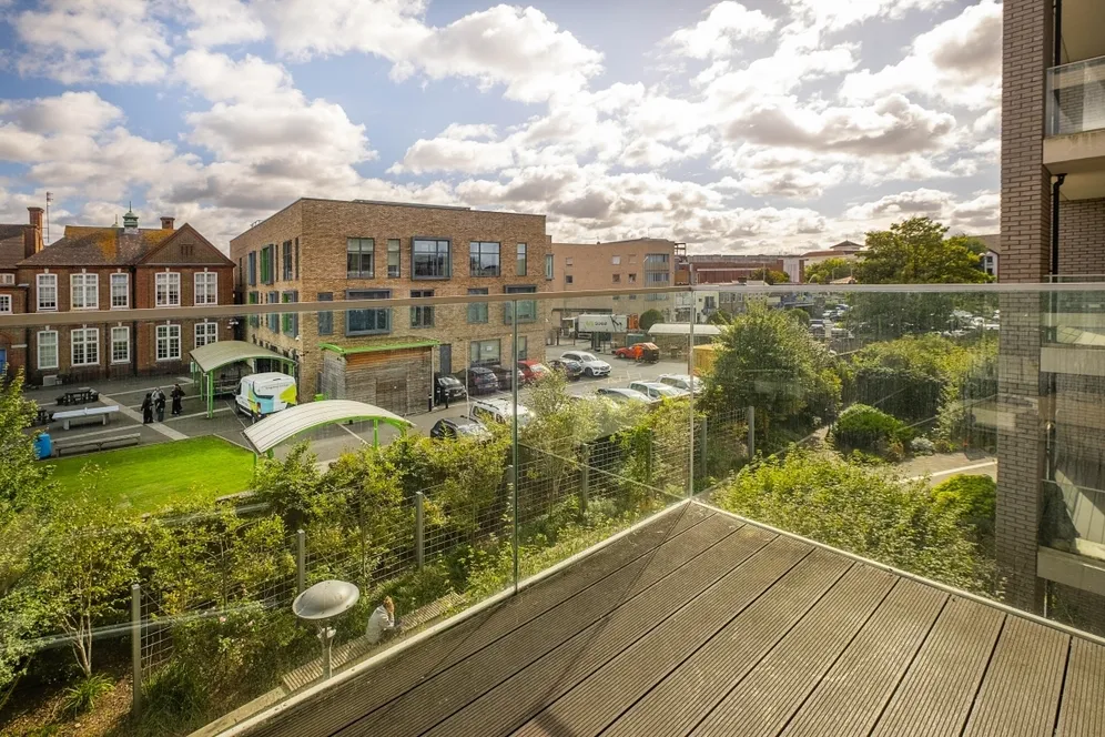 Queenshurst Square Kingston upon Thames KT2 photo 12