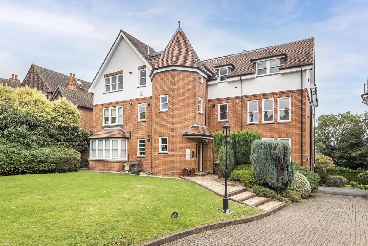 Arthur Road London SW19 photo 11