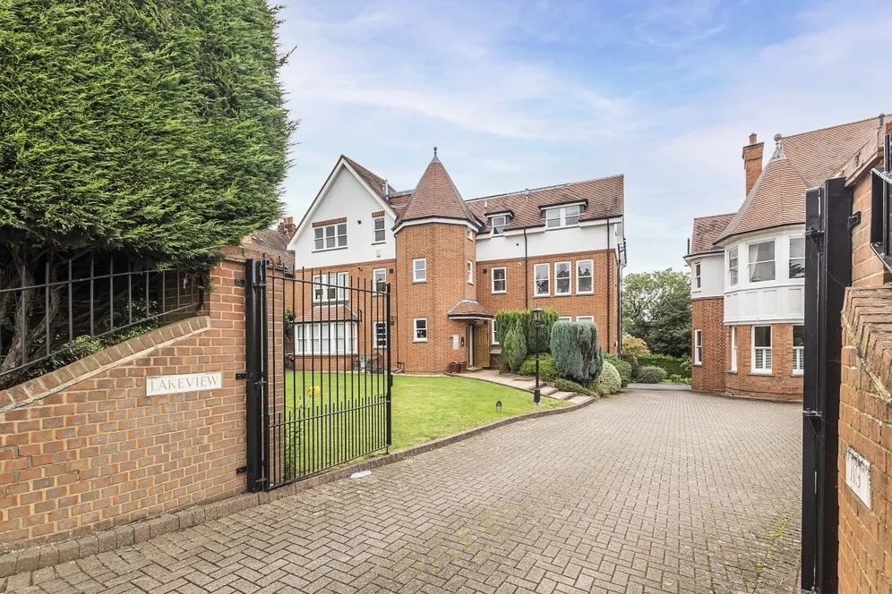Arthur Road London SW19 photo 13