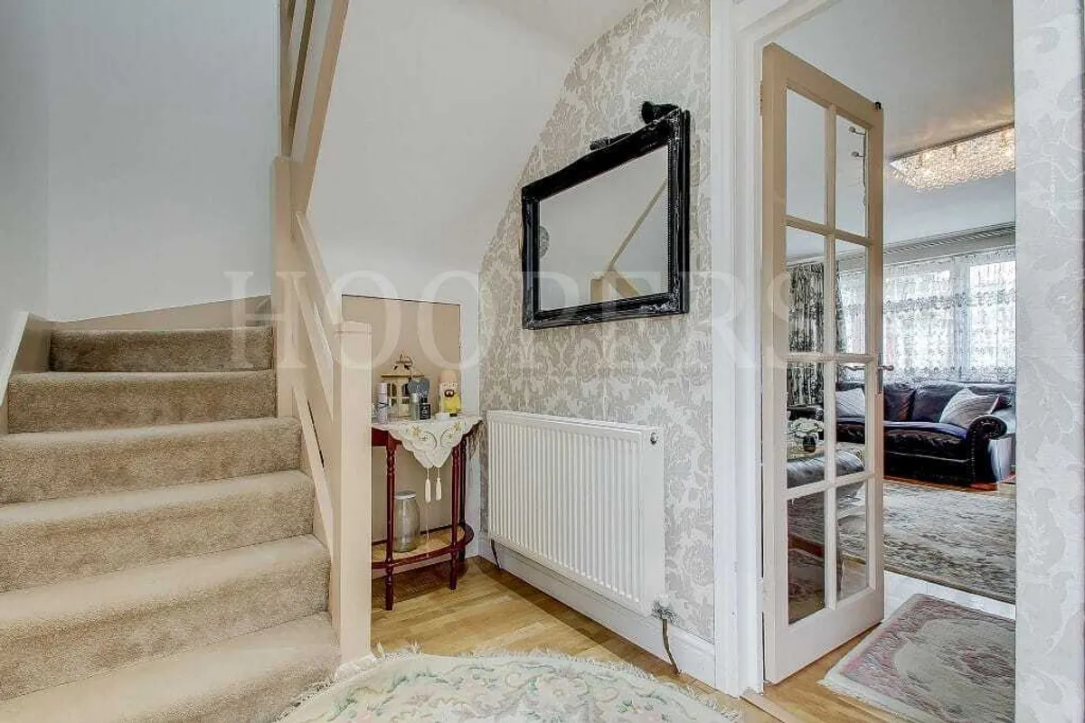 Midwood Close, London, NW2