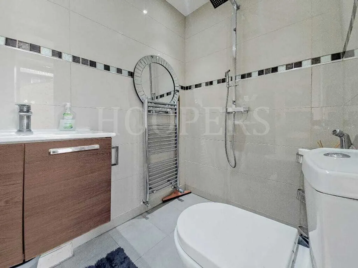 Midwood Close, London, NW2