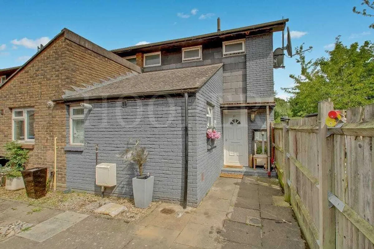 Midwood Close, London, NW2