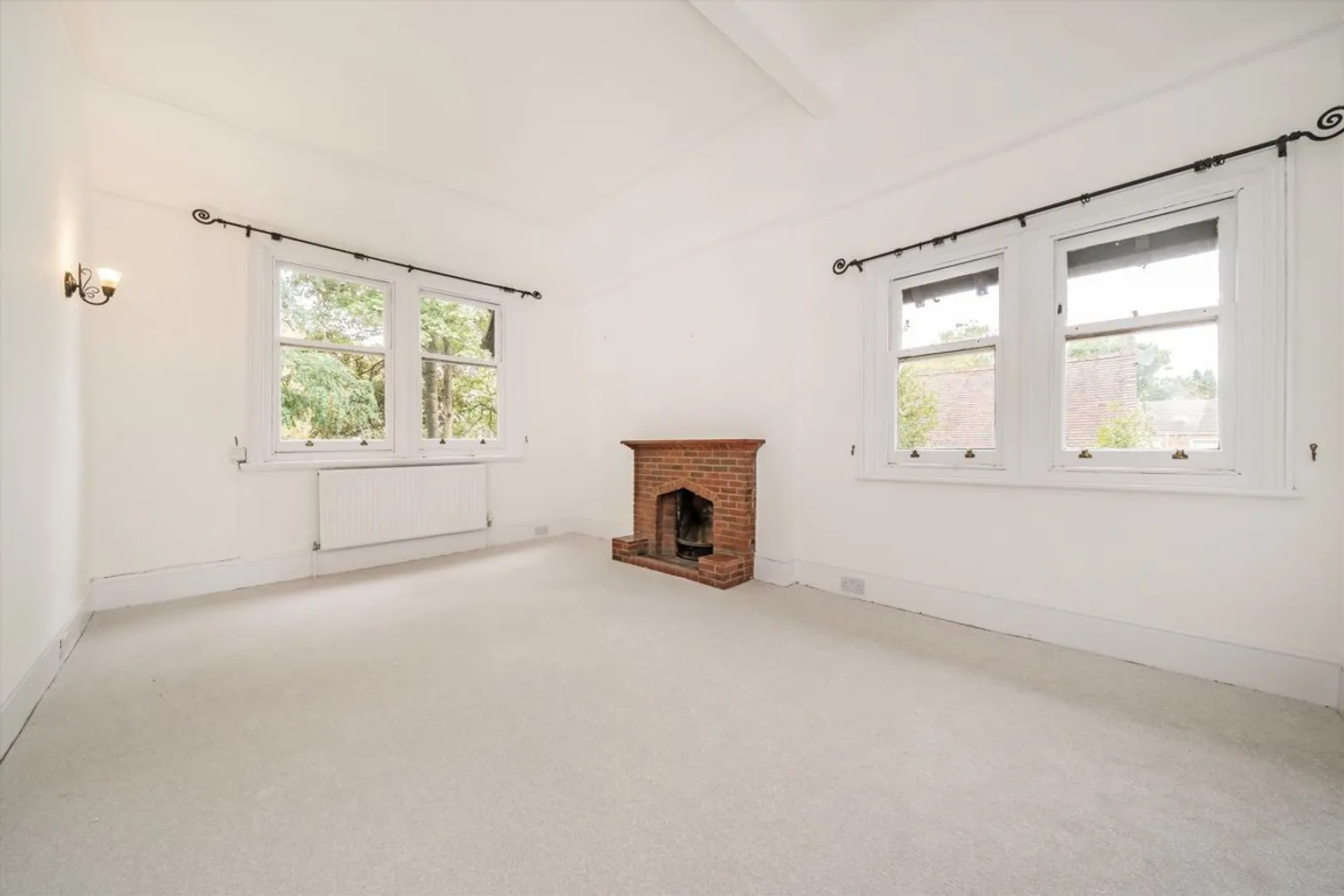Egerton Road, Weybridge, KT13 photo 2