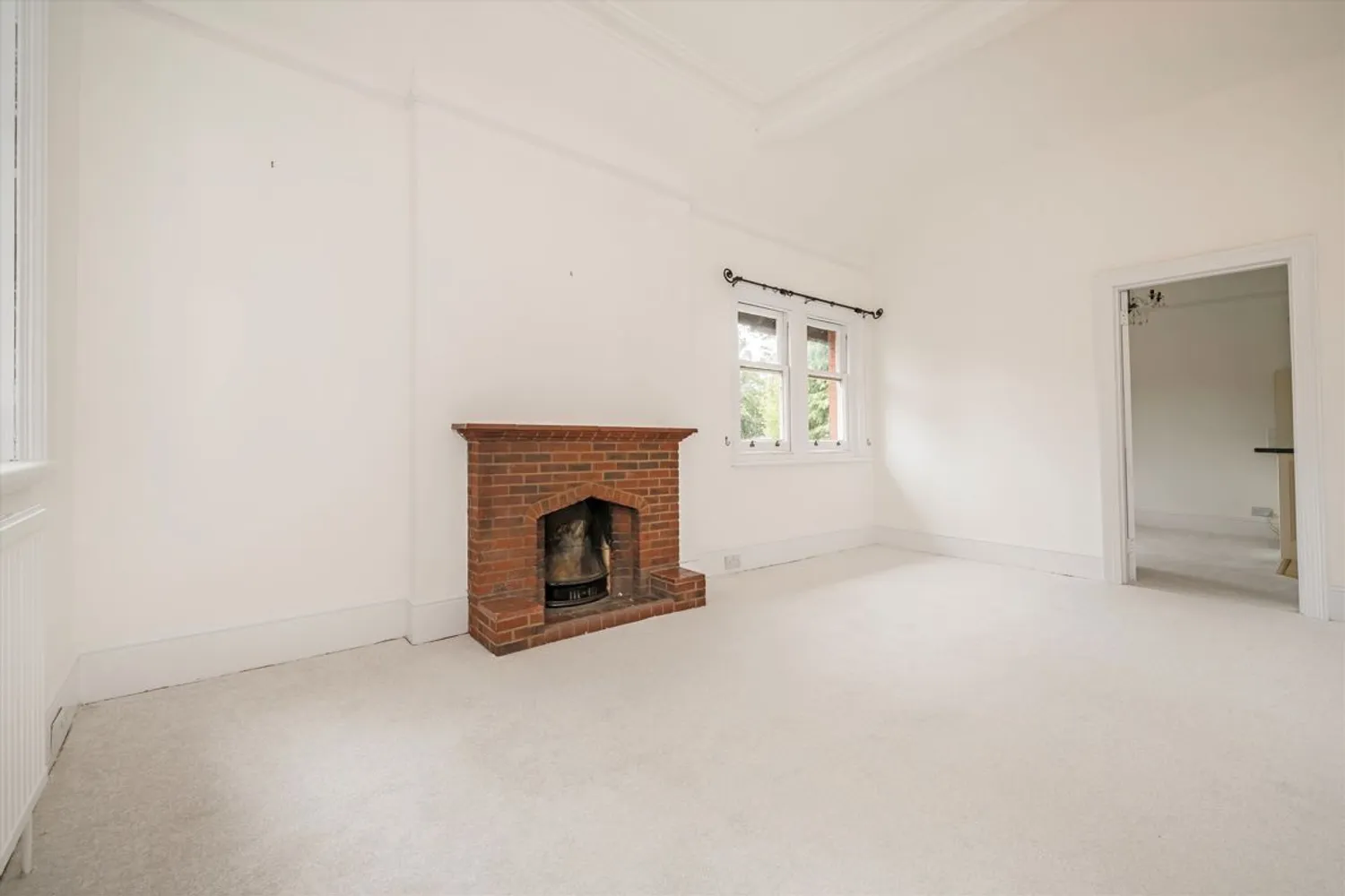 Egerton Road, Weybridge, KT13 photo 3