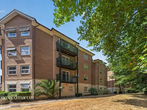 Gilson Place, Coppetts Road, Londonphoto
