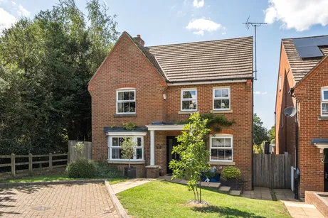 Newbery Close, Caterham, CR3