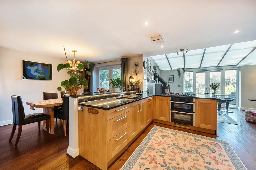 Newbery Close, Caterham, CR3 photo 3