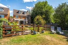 Newbery Close, Caterham, CR3 photo 9