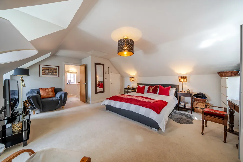 Newbery Close, Caterham, CR3 photo 14