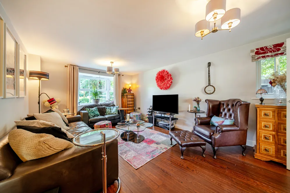 Newbery Close, Caterham, CR3 photo 16