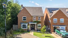 Newbery Close, Caterham, CR3 photo 23