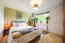 Newbery Close, Caterham, CR3 photo 7