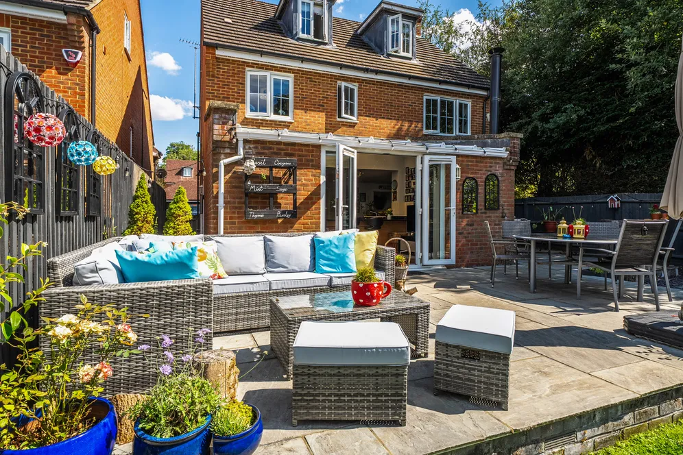 Newbery Close, Caterham, CR3 photo 17