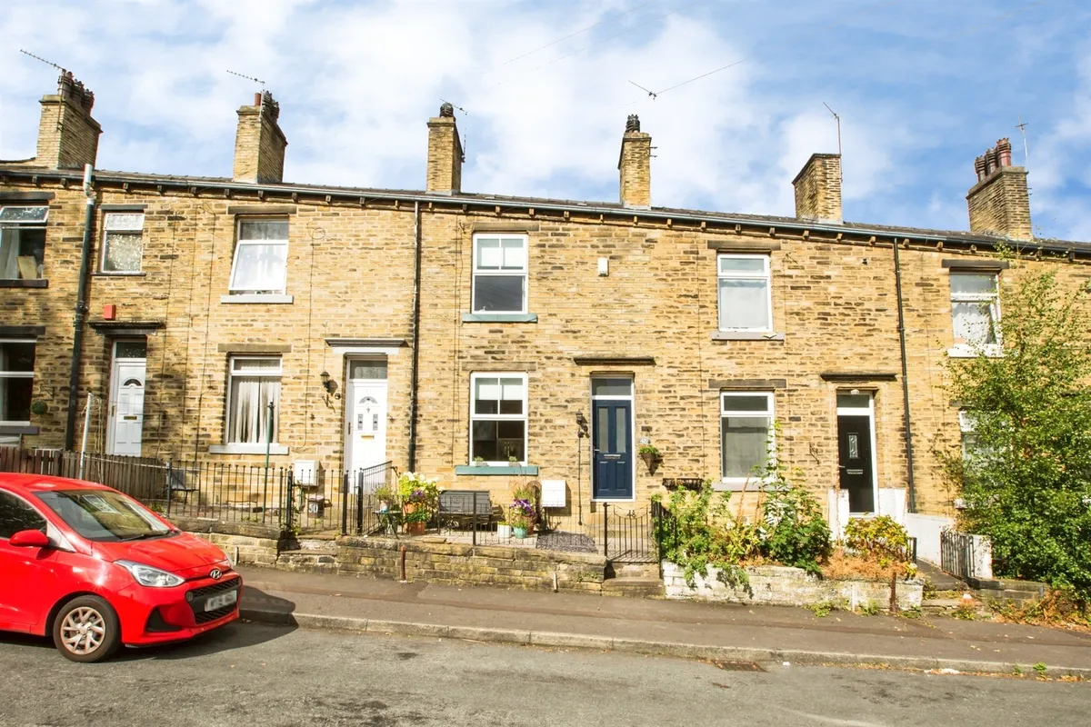 Emscote Grove, HALIFAX