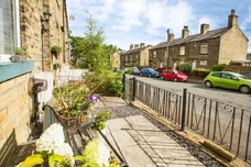 Emscote Grove, HALIFAX
